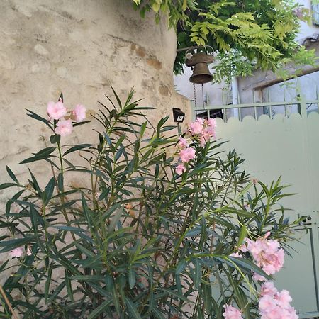 Chez Les Filles Panzió Dions Kültér fotó